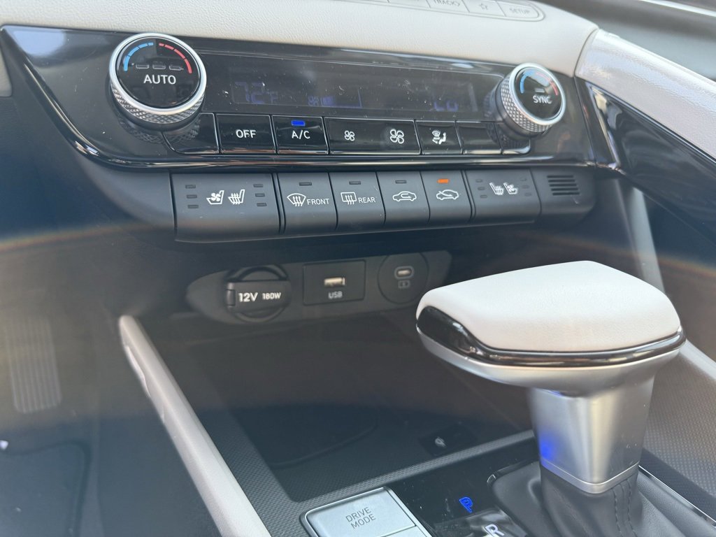 New 2025 Hyundai Elantra Limited image 28