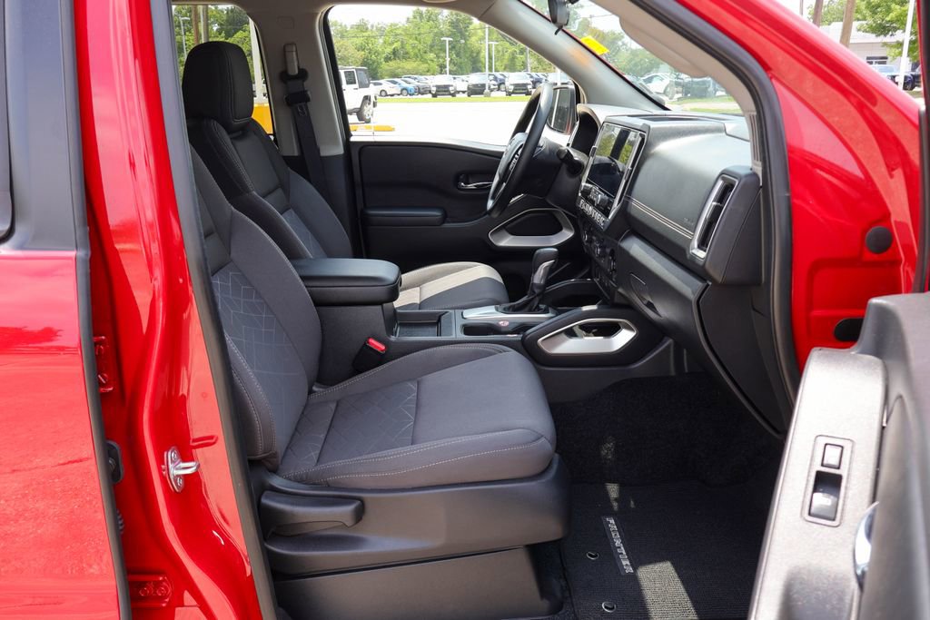Used 2026 Nissan Frontier SV RWD image 8