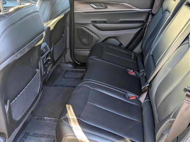 Used 2025 Jeep Grand Cherokee Limited w/ Luxury Tech Group II image 20