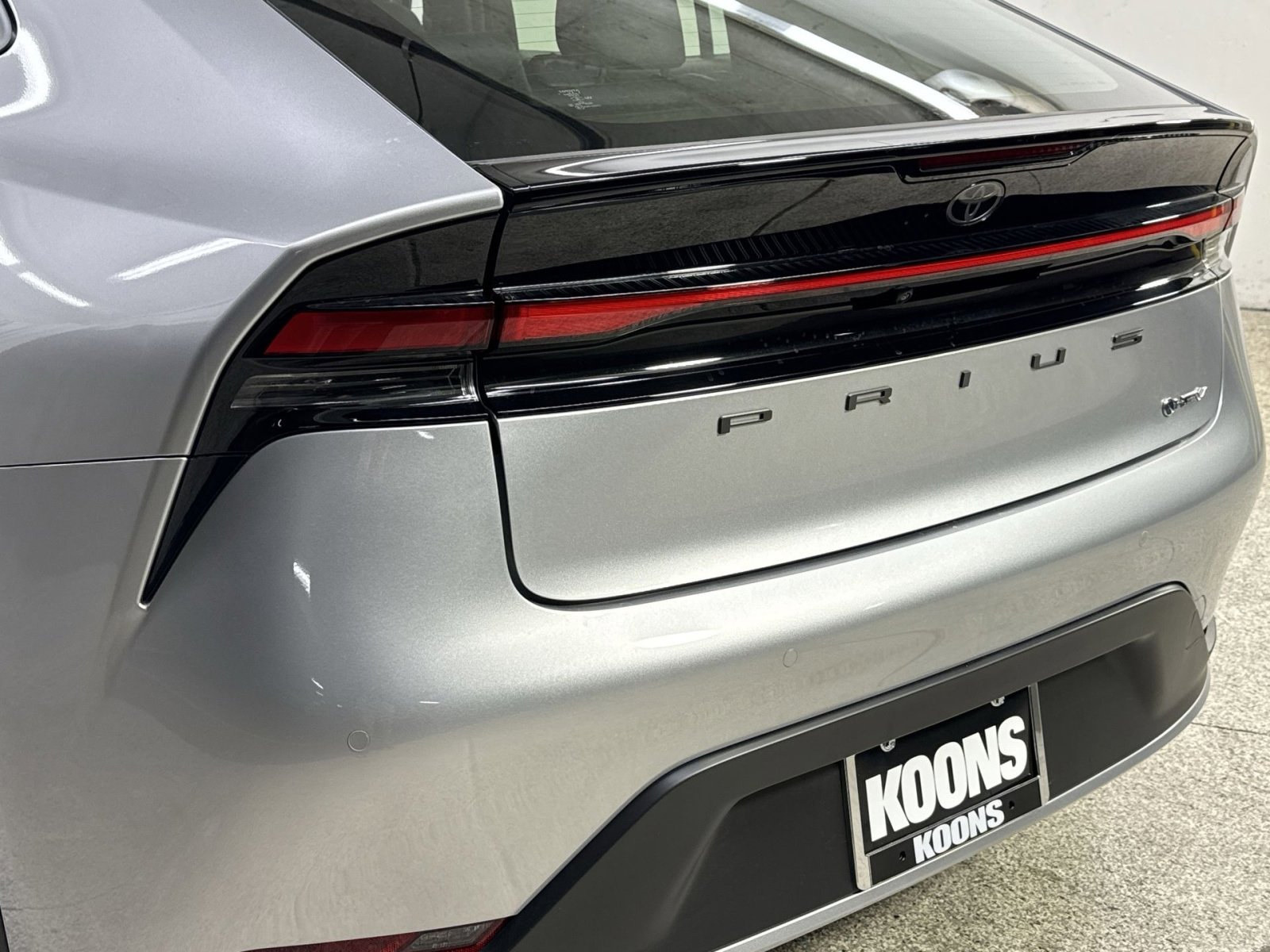 Used 2024 Toyota Prius LE image 30