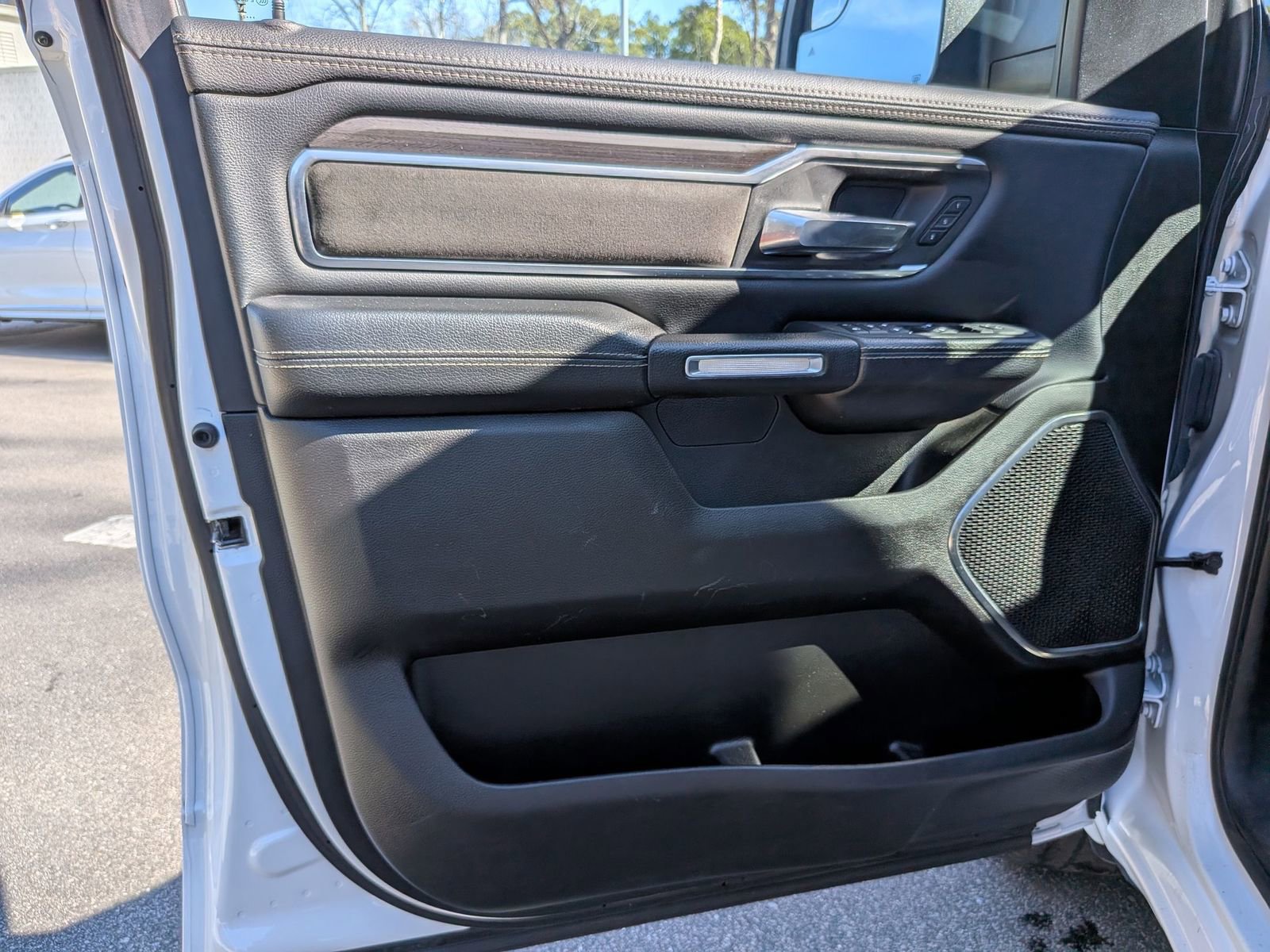 Used 2025 RAM 1500 Laramie image 12