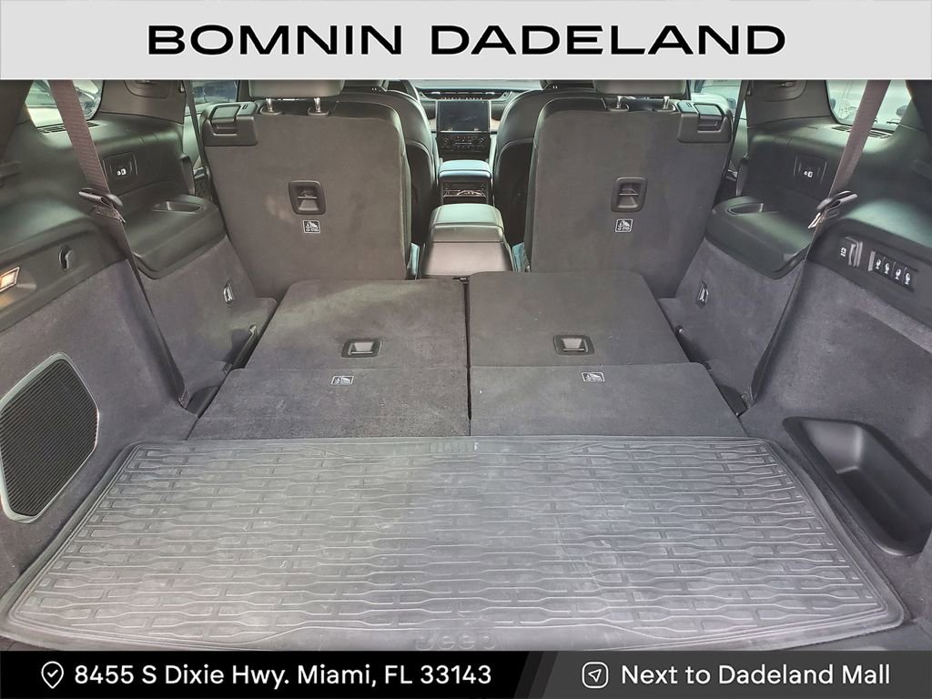 Used 2025 Jeep Grand Cherokee L Summit image 8