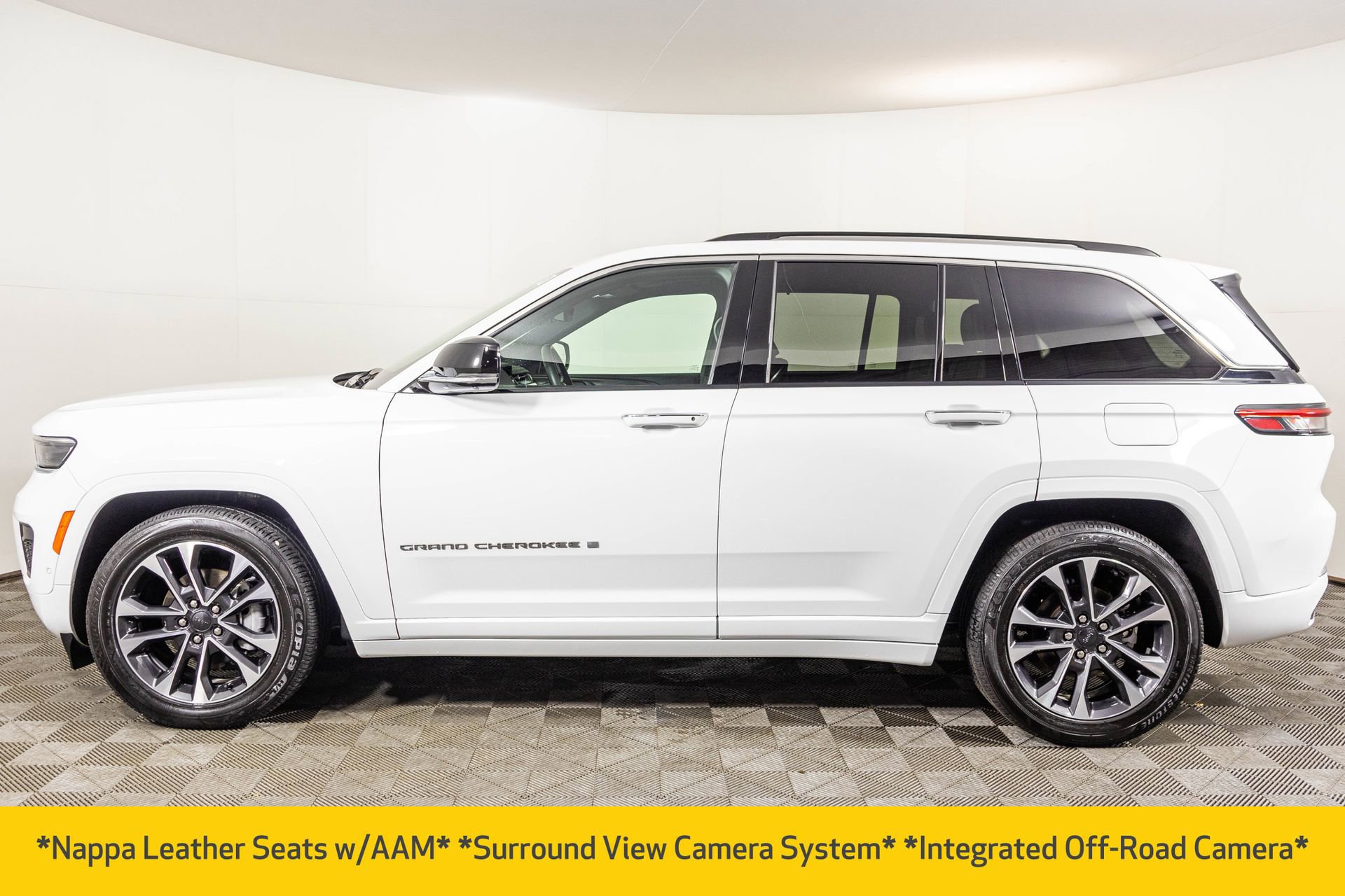 Used 2023 Jeep Grand Cherokee Overland w/ Adv Protech Group III image 22