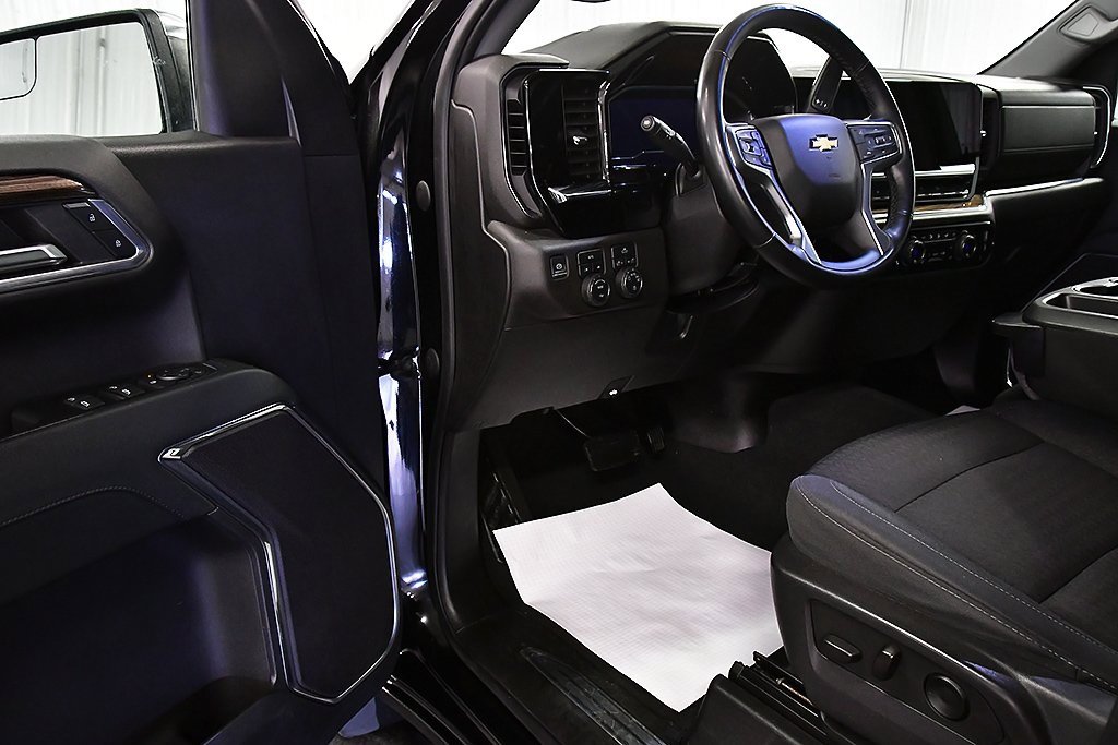 Used 2023 Chevrolet Silverado 1500 LT w/ Protection Package image 16