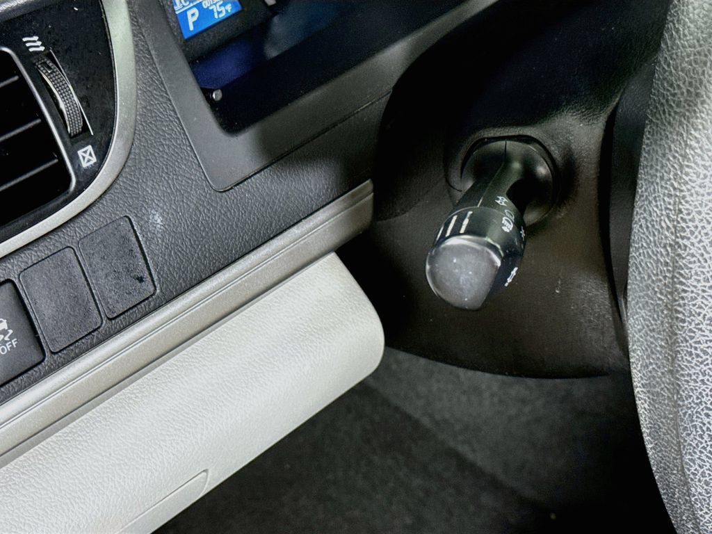 Used 2013 Toyota Camry LE FWD image 10