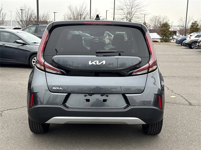 Used 2023 Kia Soul LX w/ LX Technology Package image 3