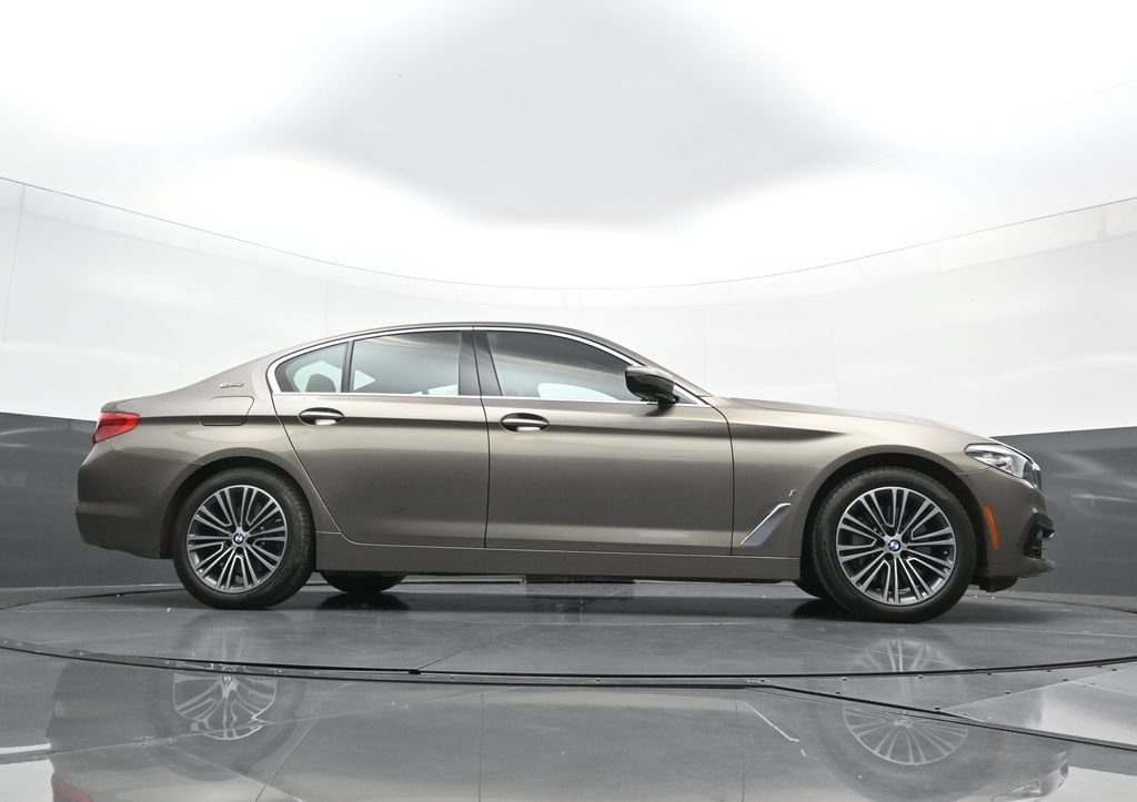 Used 2018 BMW 530e xDrive AWD/4WD image 29