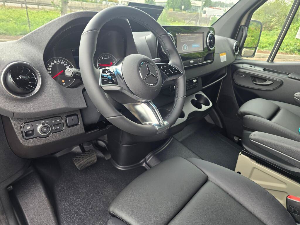 New 2026 Mercedes-Benz Sprinter 2500 image 8