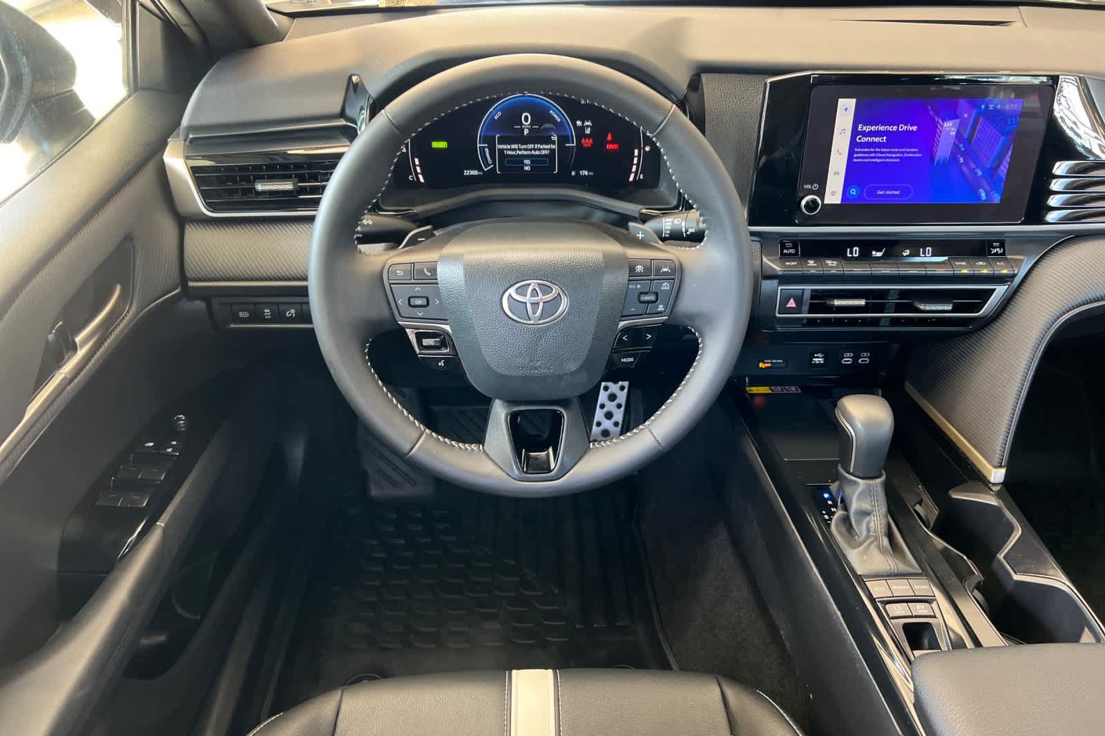 Used 2025 Toyota Camry SE FWD image 14