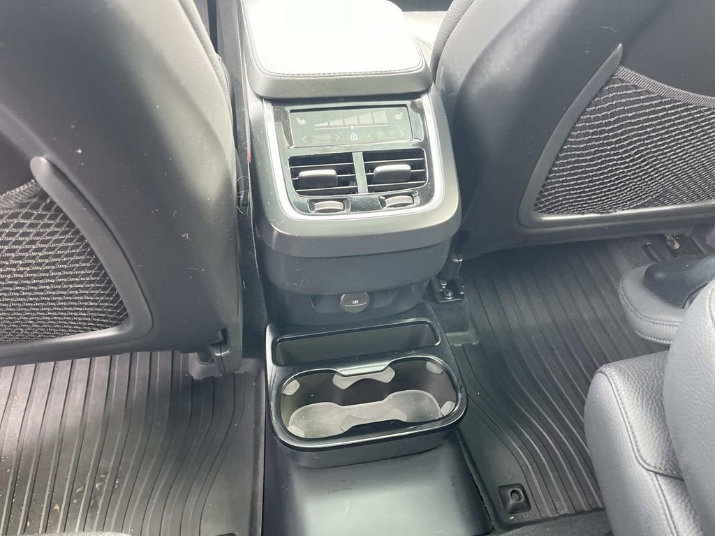 Used 2023 Volvo XC90 B6 Plus w/ Protection Package image 17