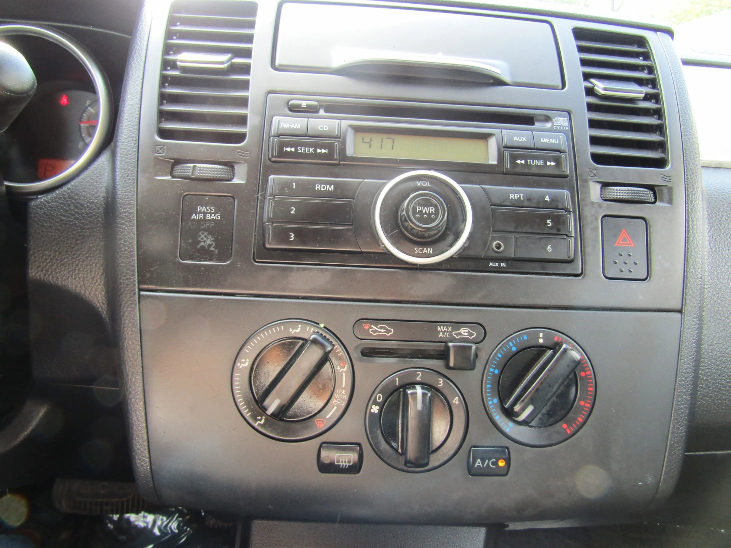 Used 2012 Nissan Versa 1.8 S w/ Plus Pkg FWD image 24