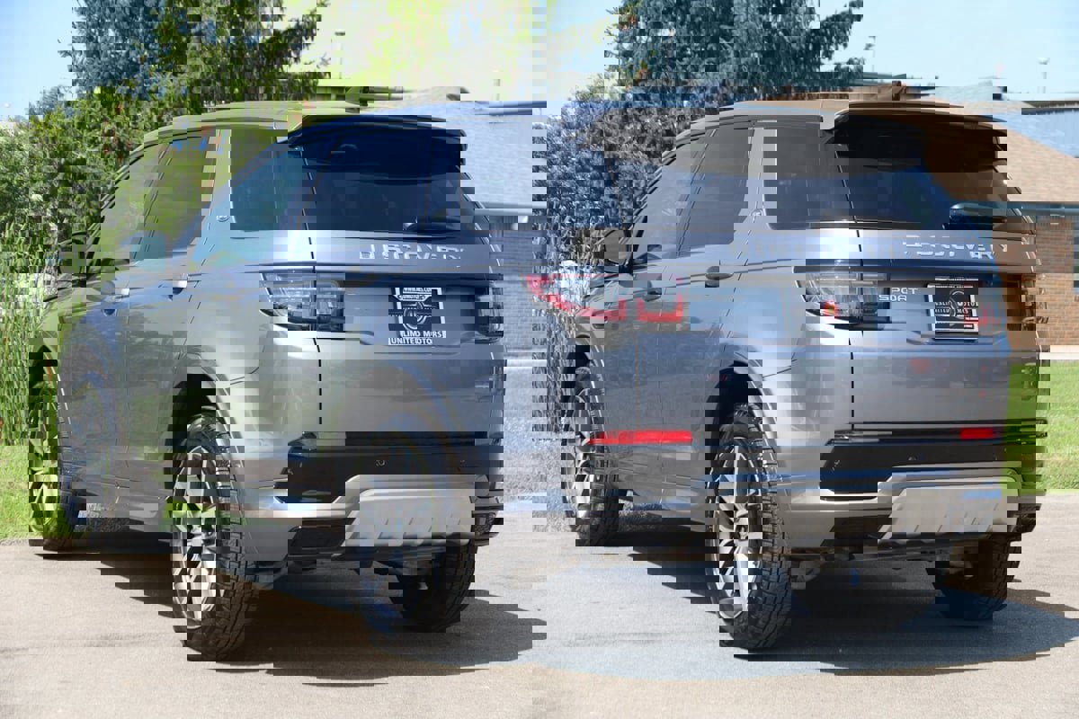 Used 2024 Land Rover Discovery Sport S image 4