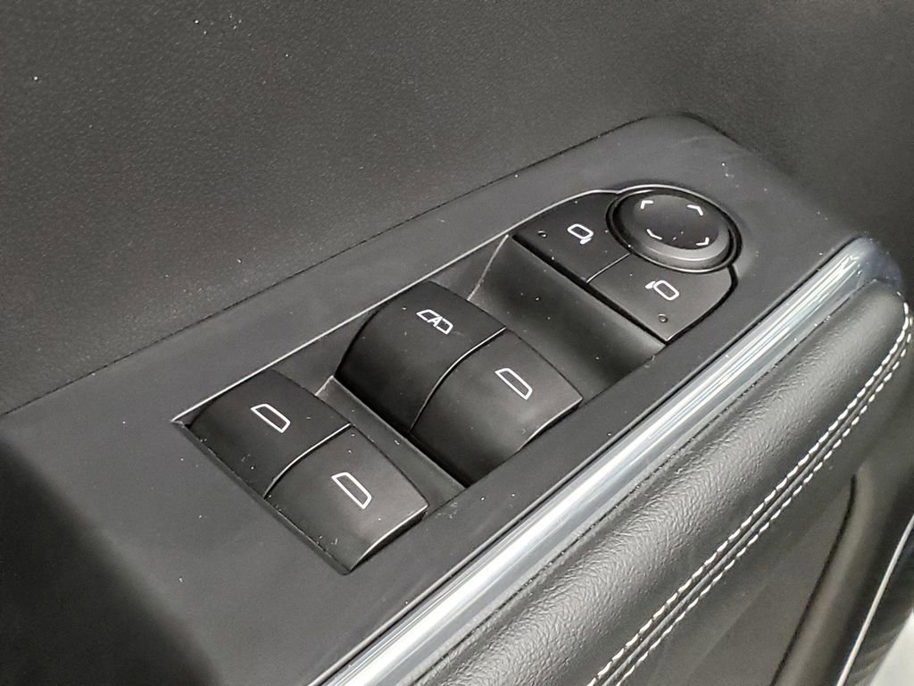 Used 2025 GMC Acadia Elevation image 27