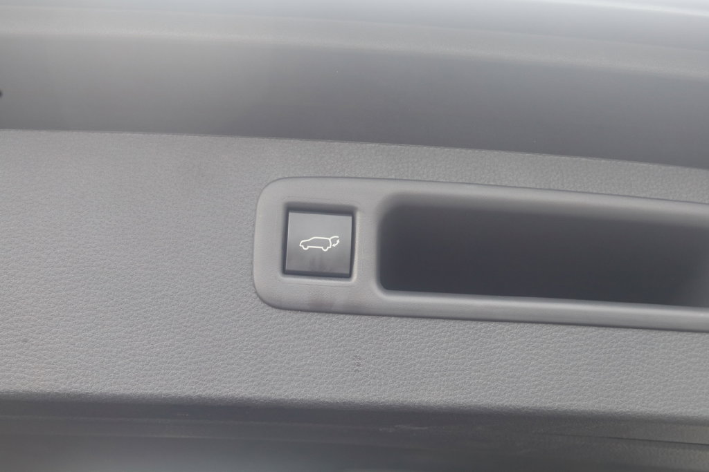 Used 2026 Toyota Highlander Platinum AWD/4WD image 18