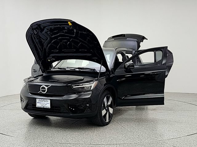 Certified 2024 Volvo XC40 Recharge Ultimate w/ Protection Package Premier AWD/4WD image 9