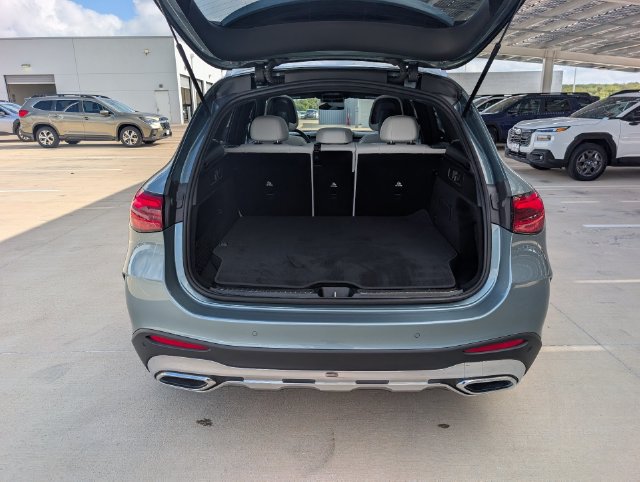 Used 2025 Mercedes-Benz GLC 350e 4MATIC image 28