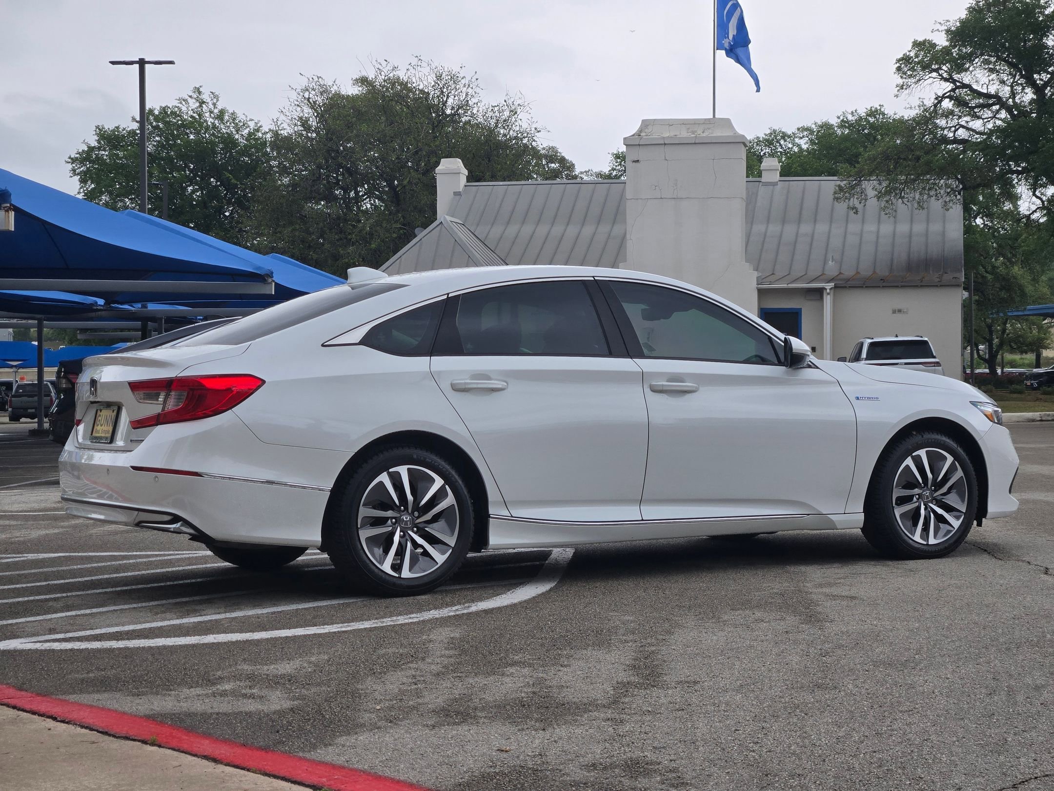 Certified 2021 Honda Accord EX-L image 2