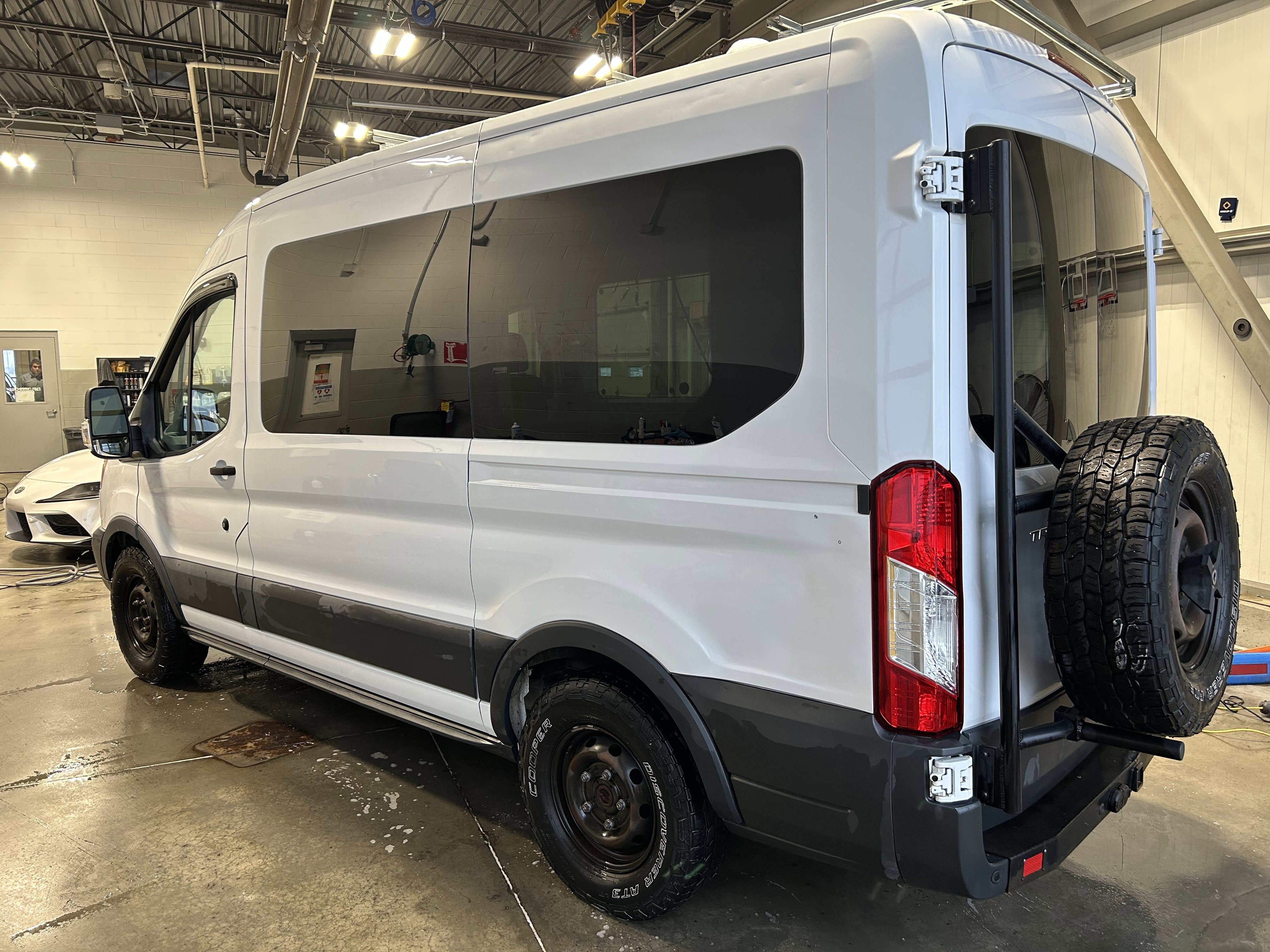 Used 2016 Ford Transit 150 XLT image 4