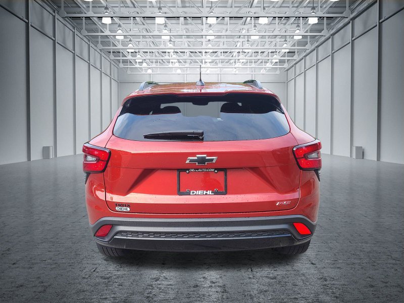 Certified 2024 Chevrolet Trax RS w/ Driver Confidence Package FWD image 9