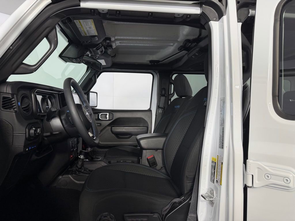Used 2025 Jeep Wrangler Unlimited Rubicon 4xe w/ Convenience Group image 21