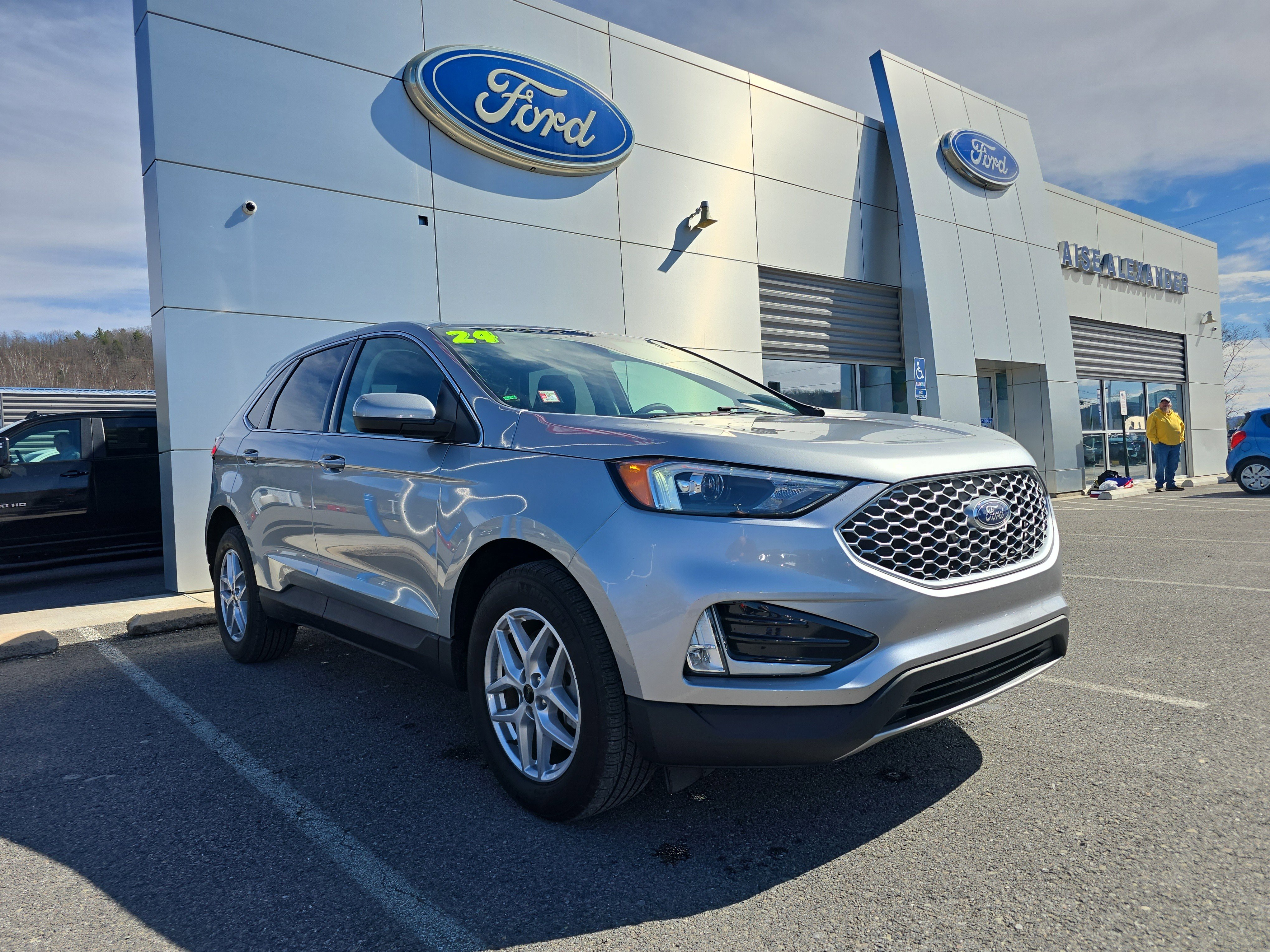 Certified 2024 Ford Edge SEL w/ Convenience Package image 1