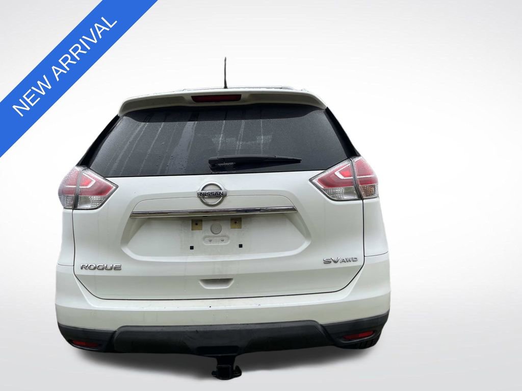 Used 2016 Nissan Rogue SV image 3