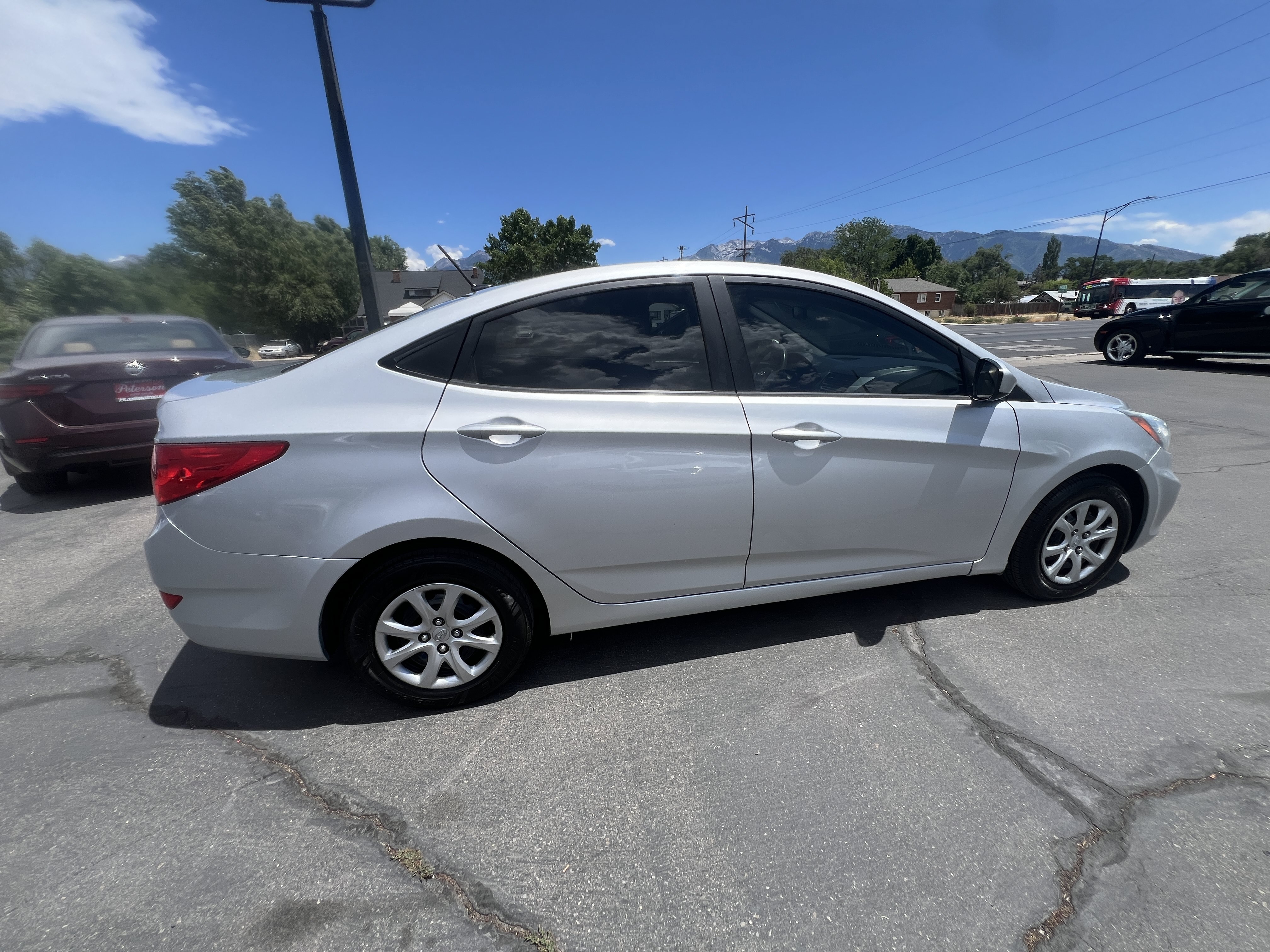 Used 2014 Hyundai Accent GLS FWD image 4