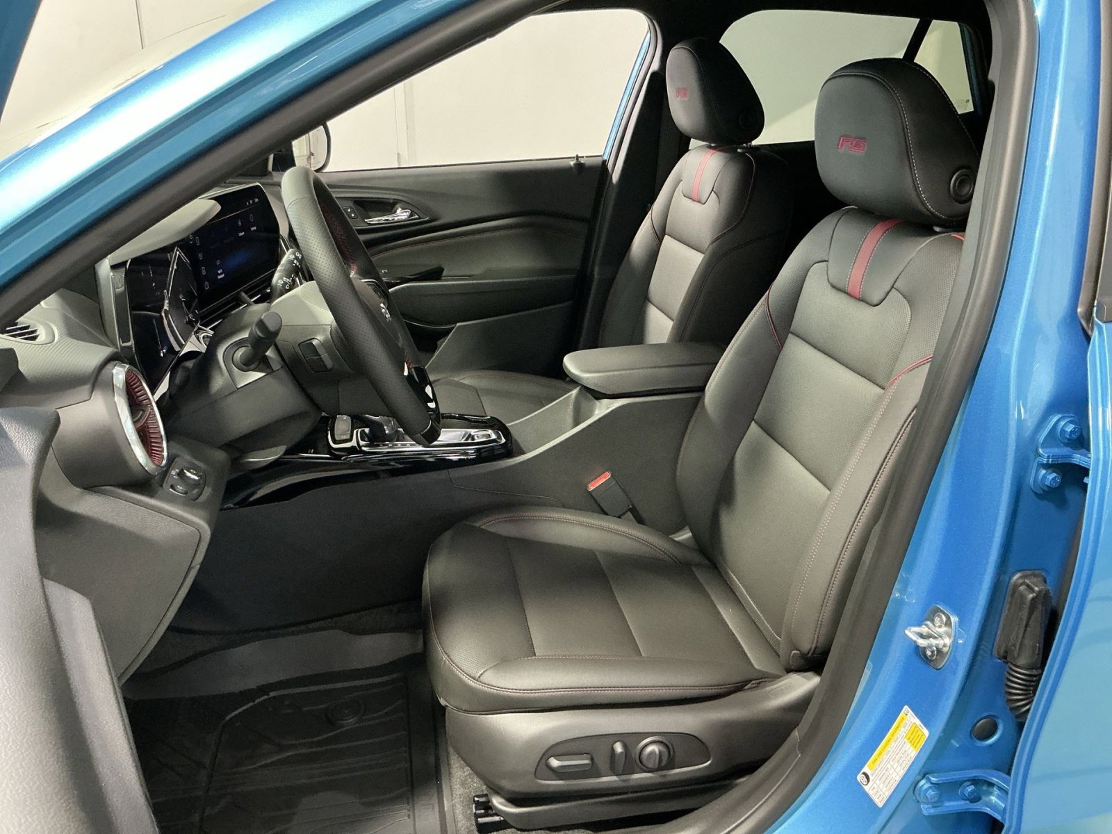 New 2026 Chevrolet Trax RS w/ Sunroof Package image 21