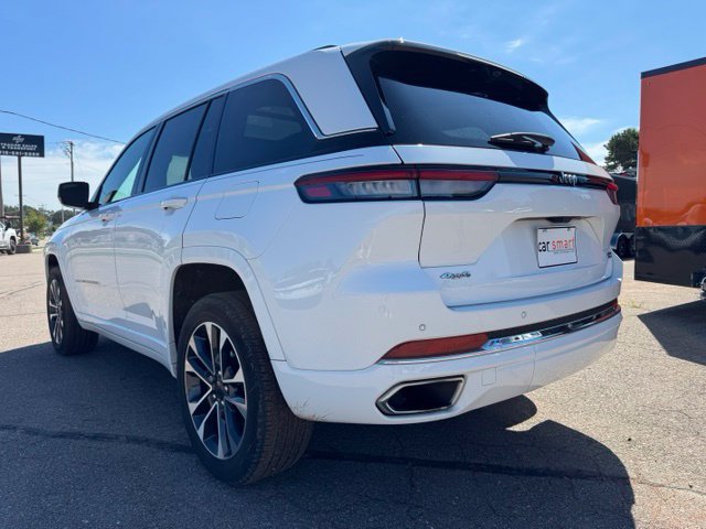 Used 2022 Jeep Grand Cherokee Overland w/ Luxury Tech Group IV AWD/4WD image 5