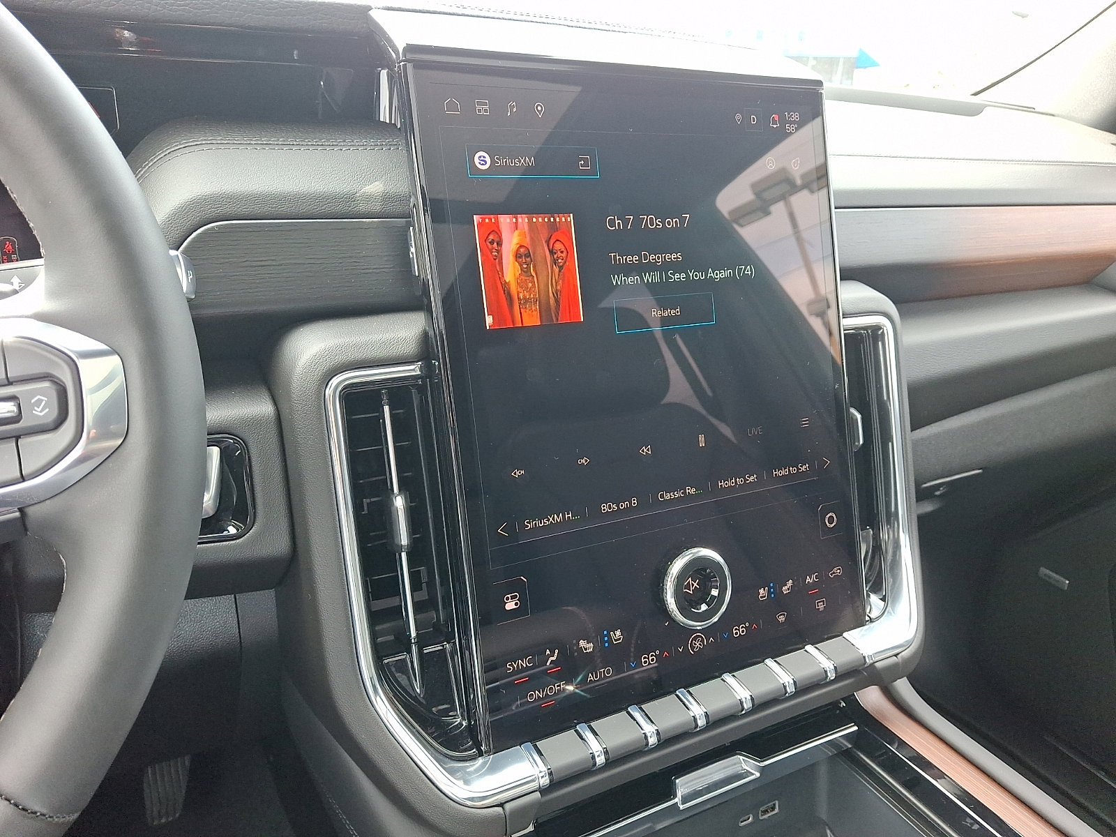 Certified 2026 GMC Yukon Denali w/ Denali Reserve Package image 19