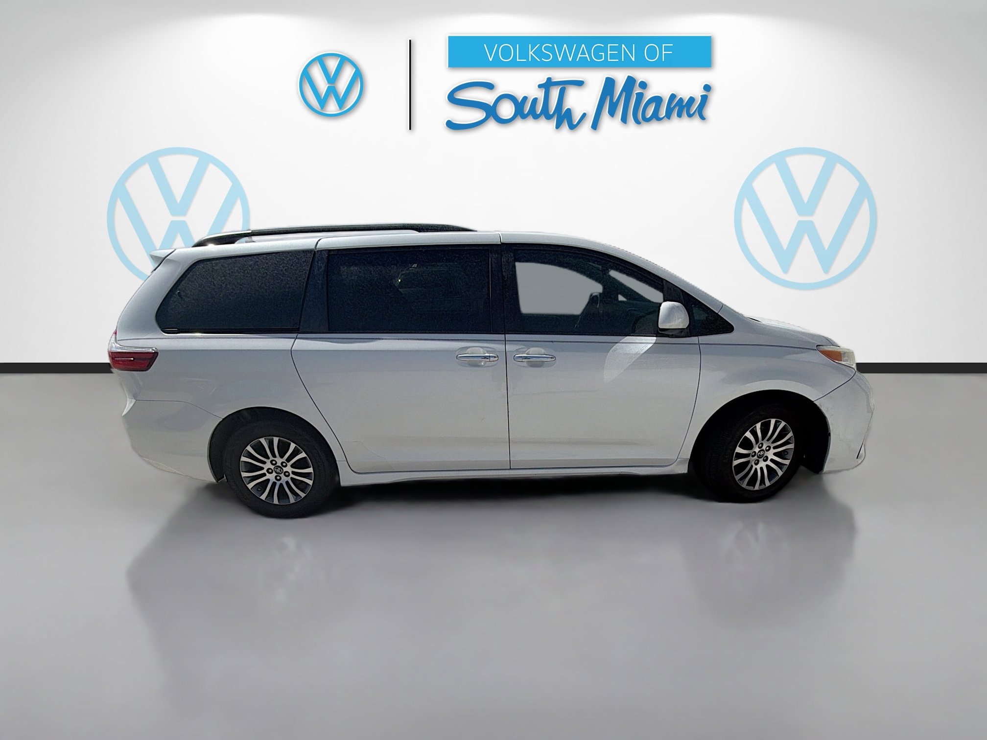 Used 2020 Toyota Sienna XLE Premium image 8
