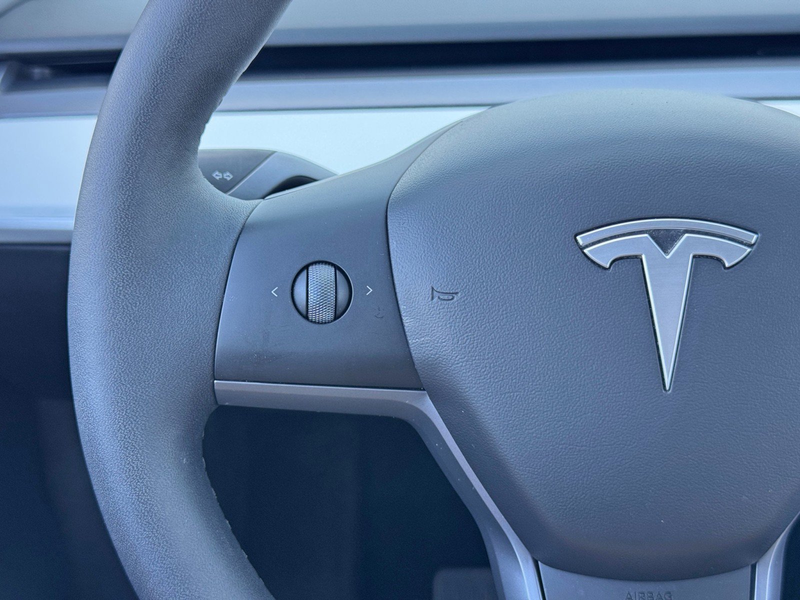 Used 2021 Tesla Model Y Long Range image 19