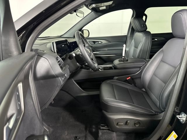 Used 2024 Chevrolet Traverse LT w/ Trailering Package image 11