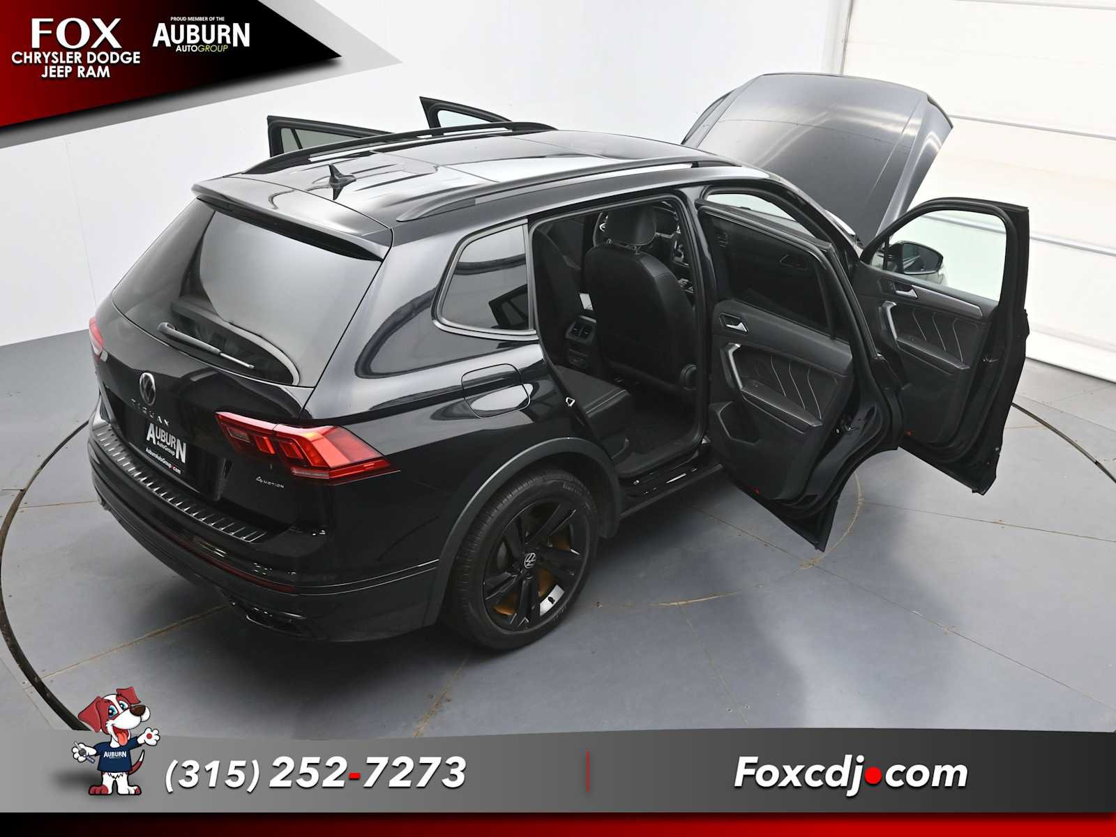 Used 2024 Volkswagen Tiguan SE R-Line AWD/4WD image 41