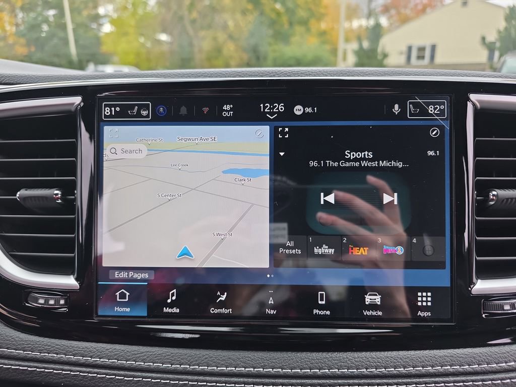 New 2026 Chrysler Pacifica Limited w/ Uconnect Theater Family Group image 24