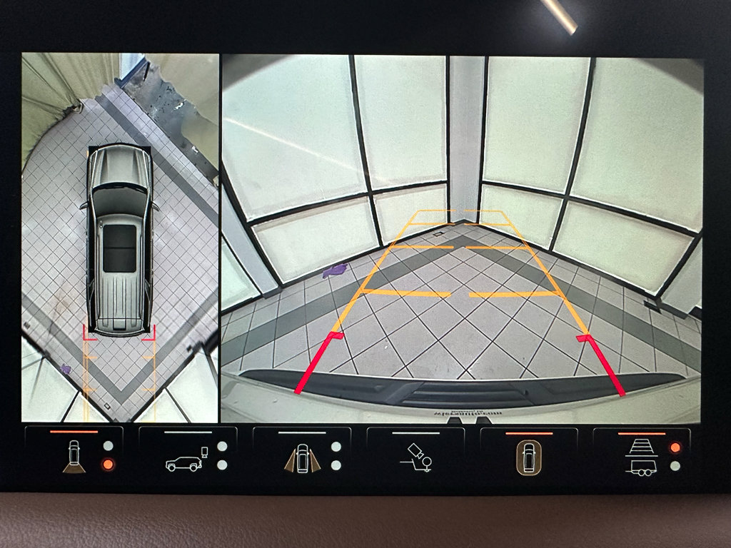 Used 2024 Chevrolet Tahoe High Country w/ Advanced Technology Package image 32