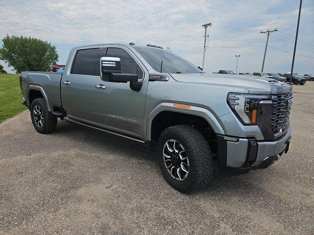 Used 2024 GMC Sierra 2500 Denali Ultimate AWD/4WD image 7