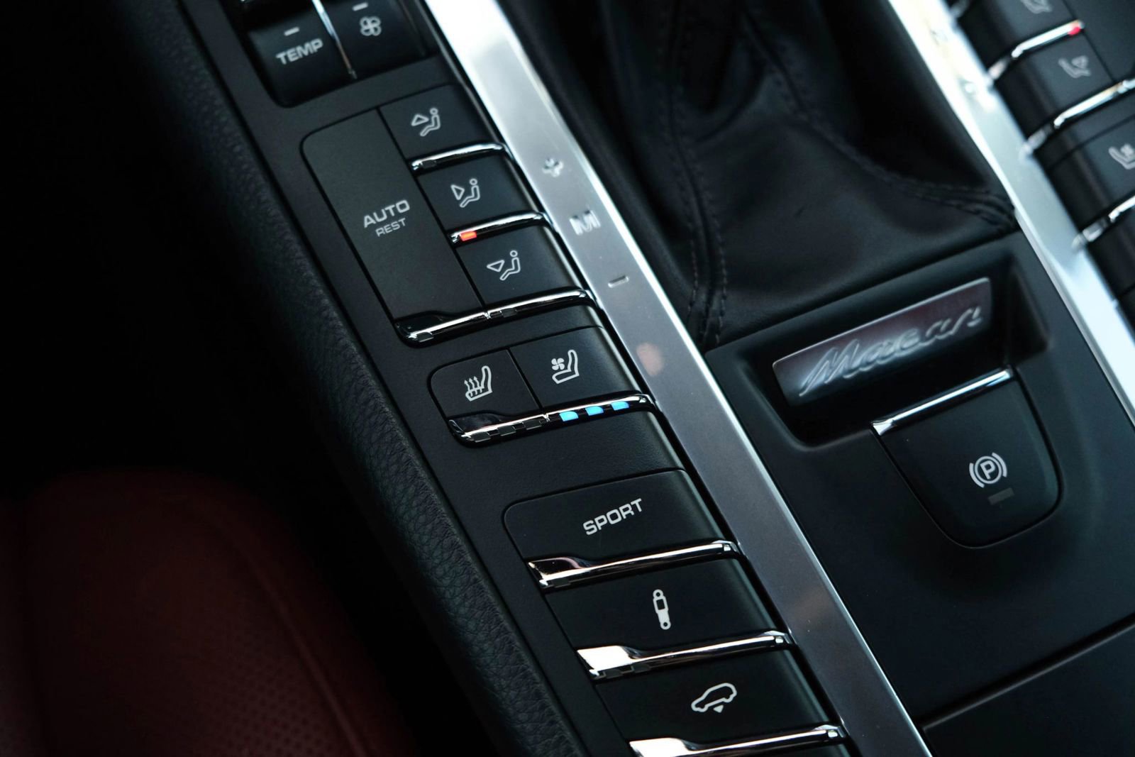 Used 2017 Porsche Macan GTS w/ Premium Package Plus image 31