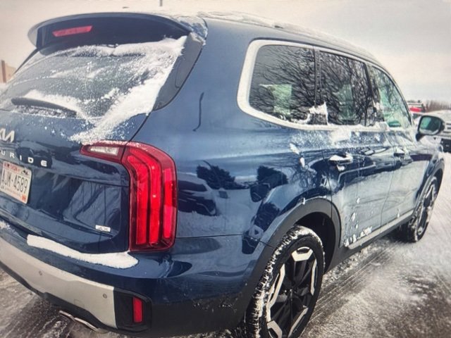 Used 2023 Kia Telluride S image 9