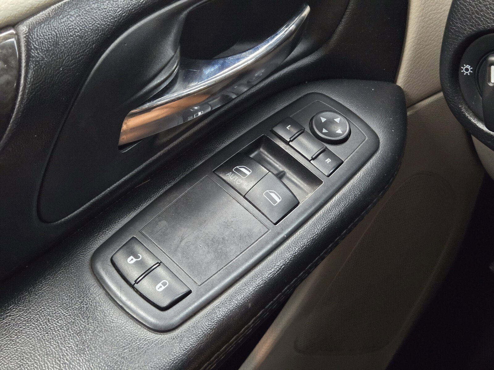 Used 2014 Dodge Grand Caravan American Value Package FWD image 18