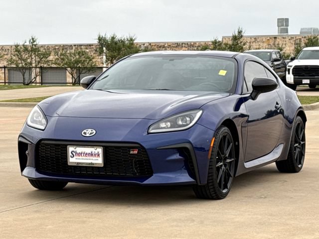 Used 2026 Toyota GR86 Premium RWD image 3