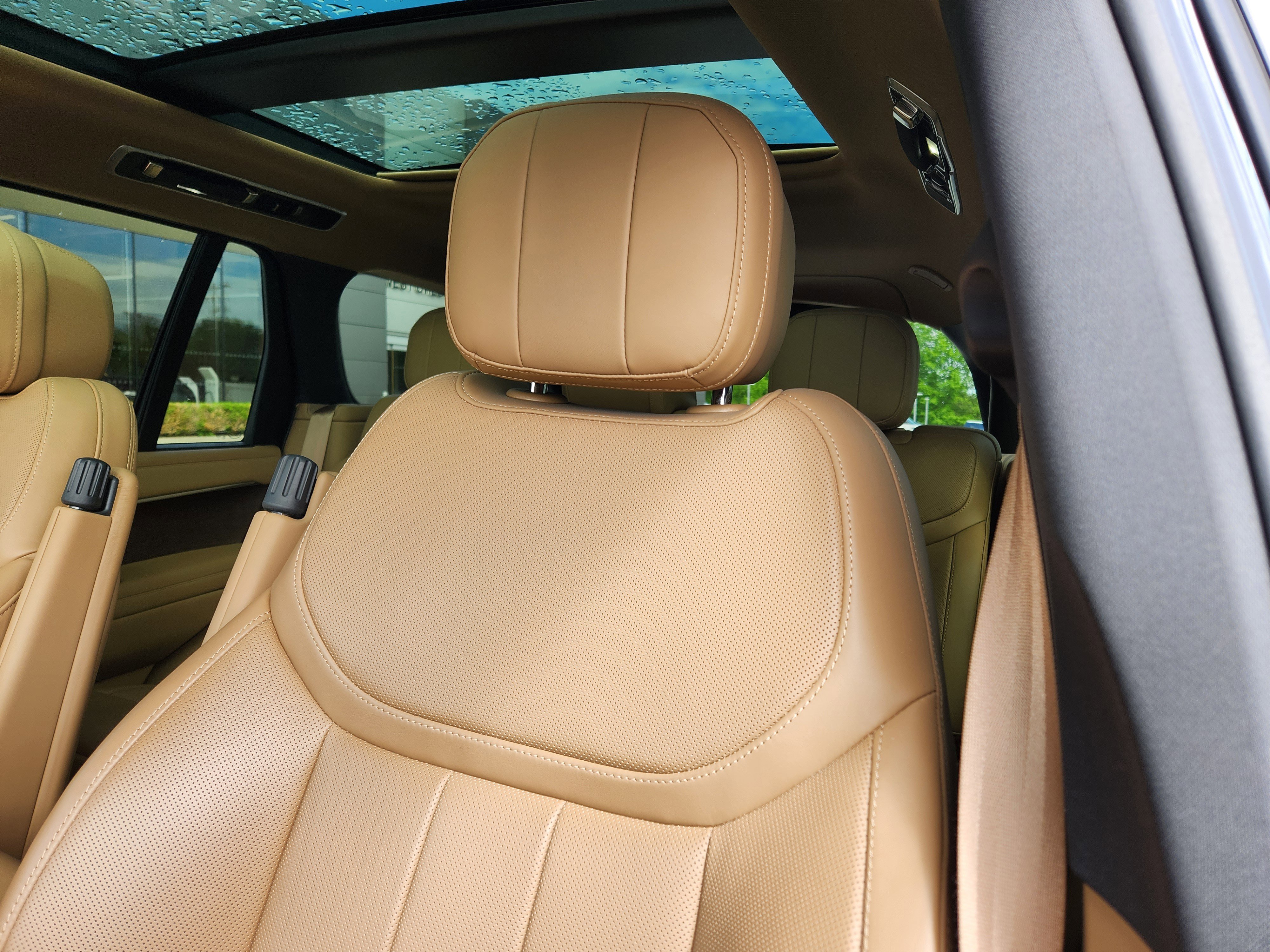 Certified 2023 Land Rover Range Rover SE AWD/4WD image 10