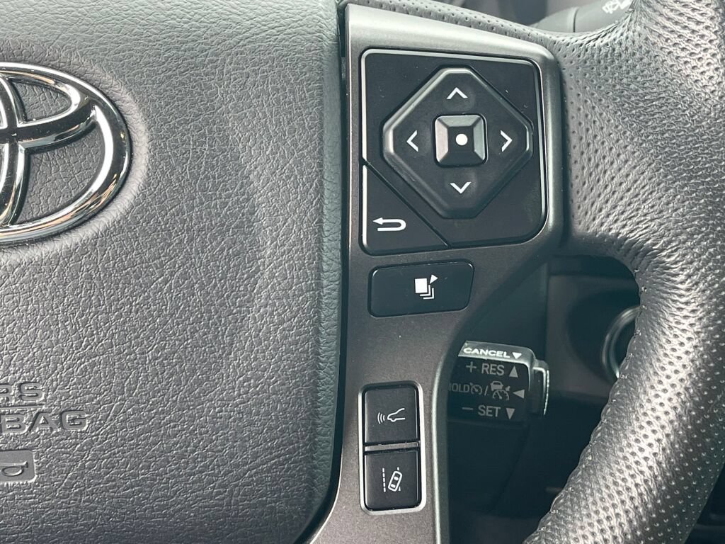 Used 2022 Toyota Tacoma TRD Off-Road w/ Technology Package AWD/4WD image 16