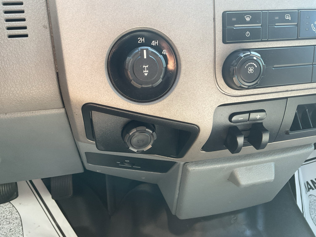 Used 2013 Ford F250 XLT w/ Snow Plow Prep Pkg AWD/4WD image 16