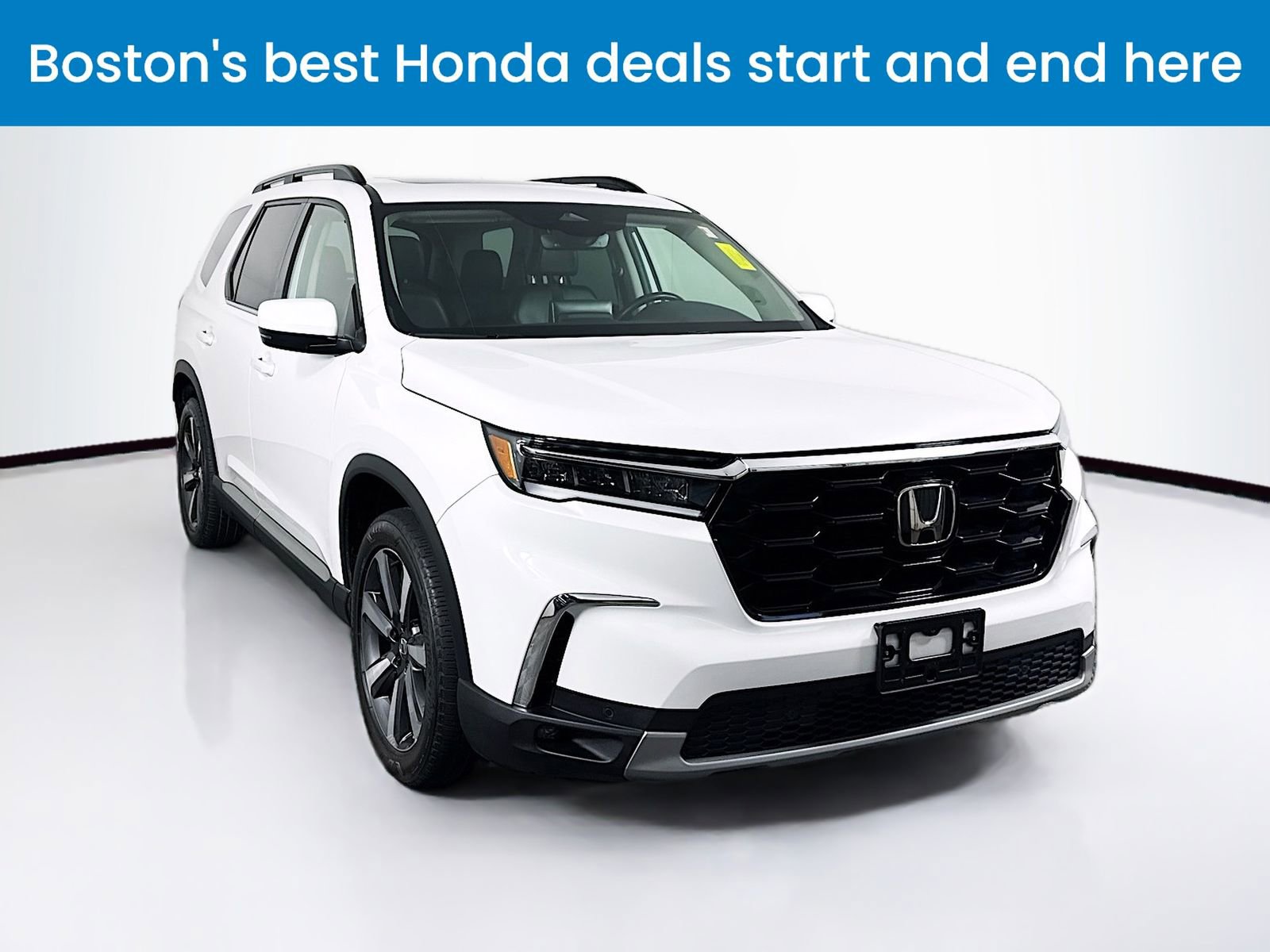 Used 2023 Honda Pilot Touring image 1