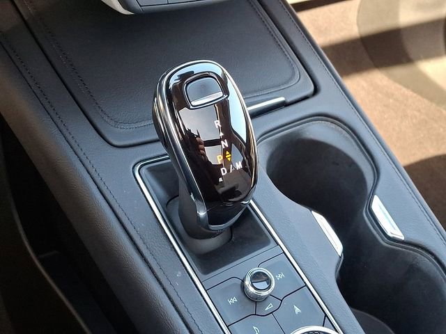 Certified 2023 Cadillac XT4 Luxury w/ Cold Weather Package image 17