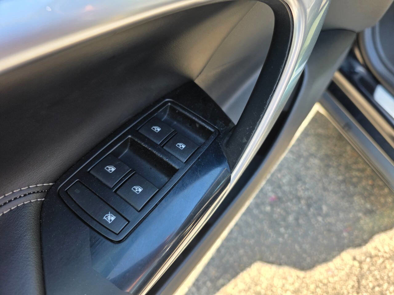 Used 2017 Buick Regal Sport Touring image 11