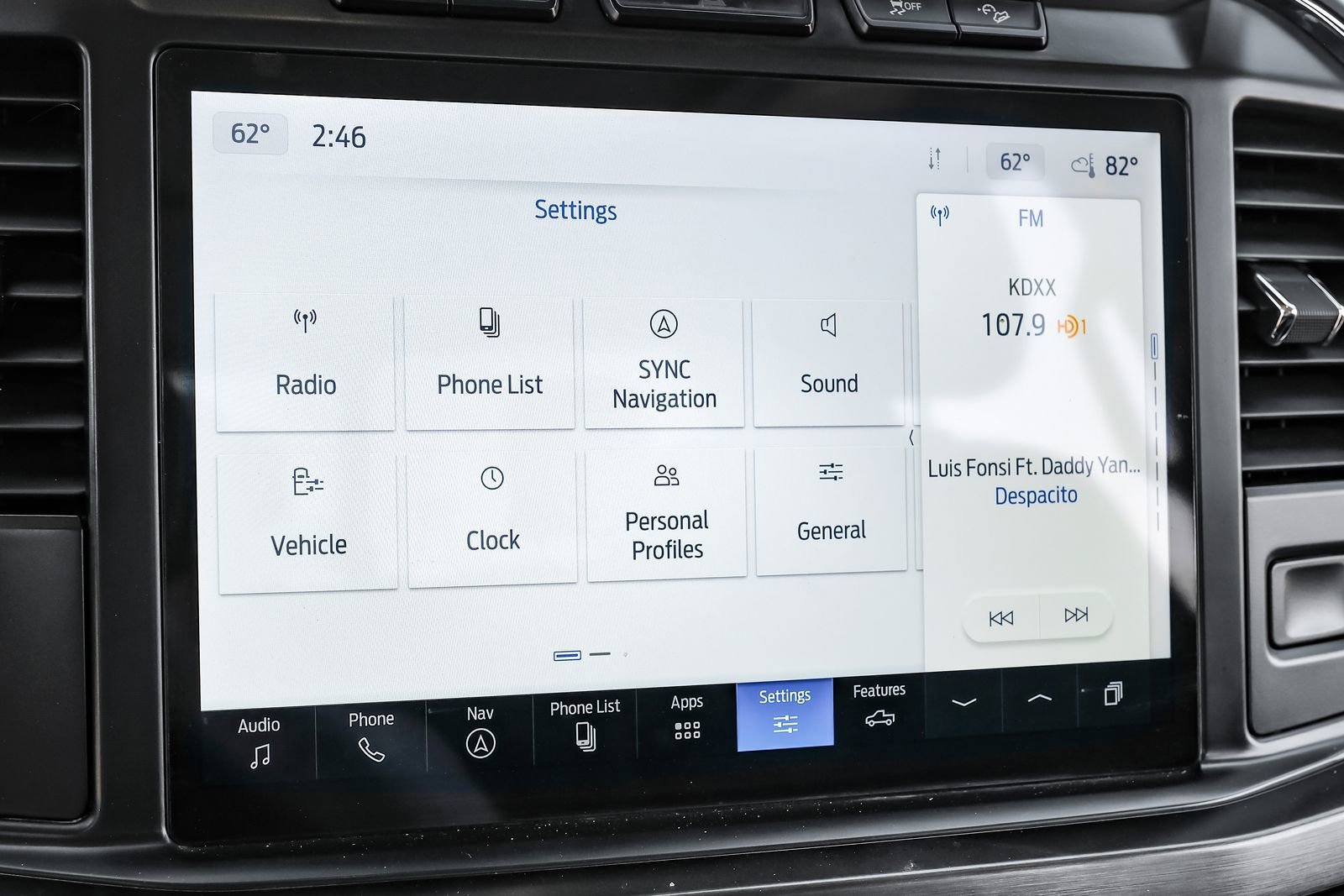 Used 2023 Ford F350 Lariat image 32