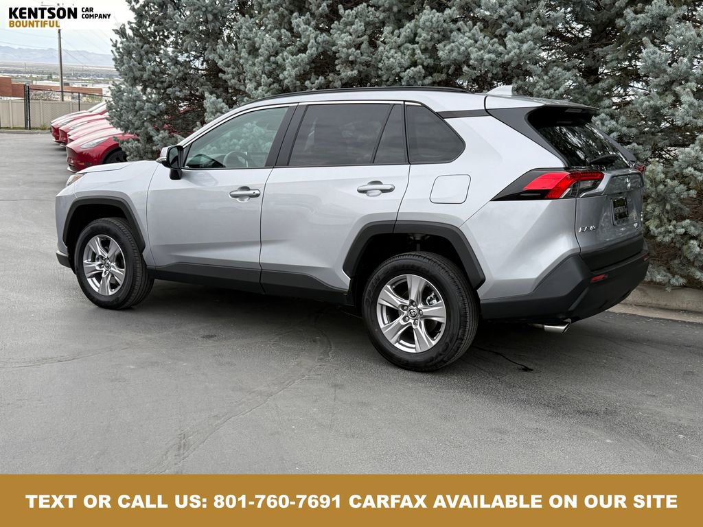 Used 2025 Toyota RAV4 XLE image 5