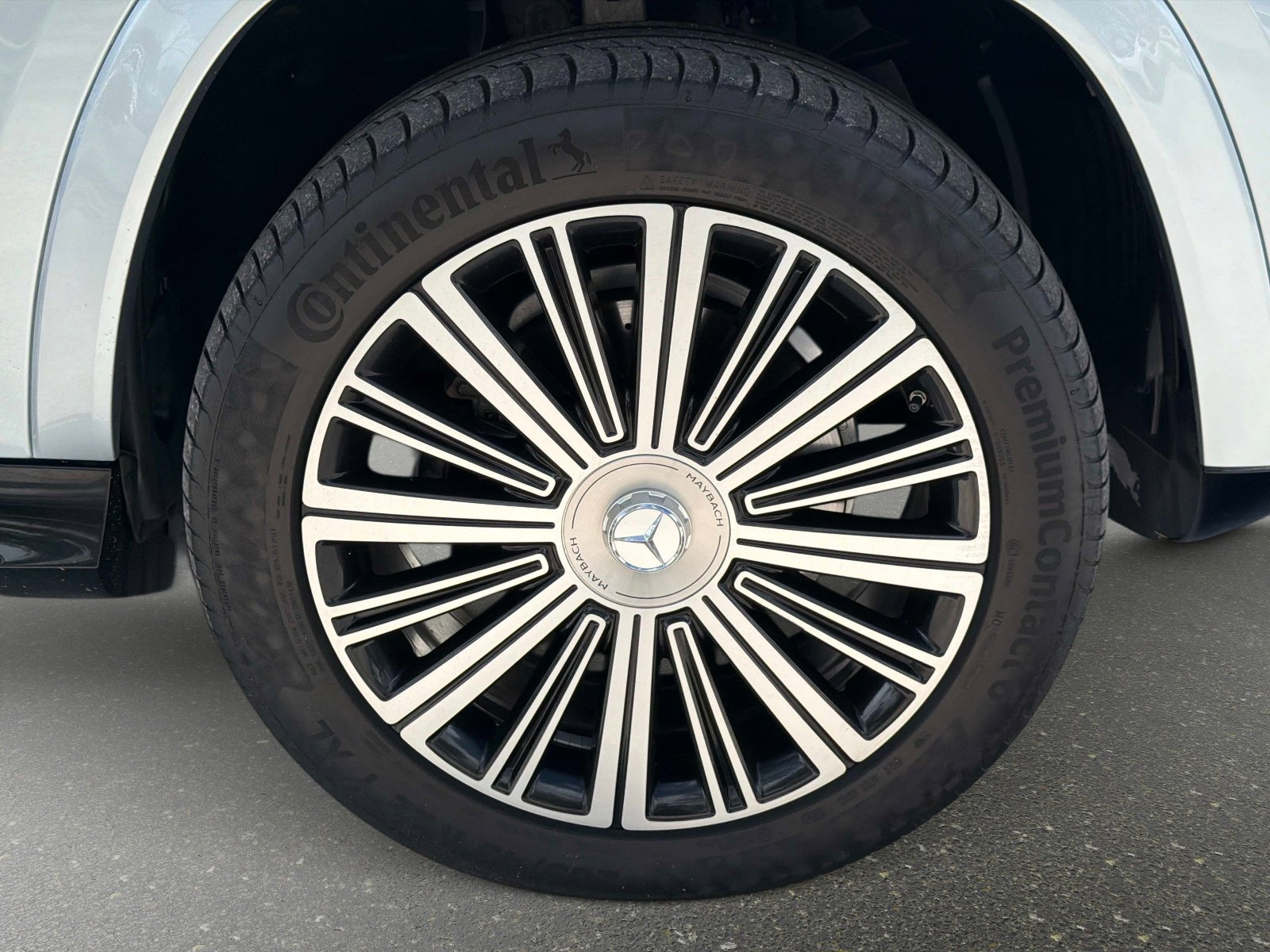 Used 2023 Mercedes-Benz Maybach GLS 600 4MATIC image 20